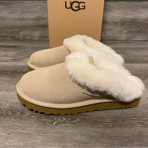 UGG | Cluggette Slippers Indoor Outdoor In Sand NEW In Box - Picture 5 of 17